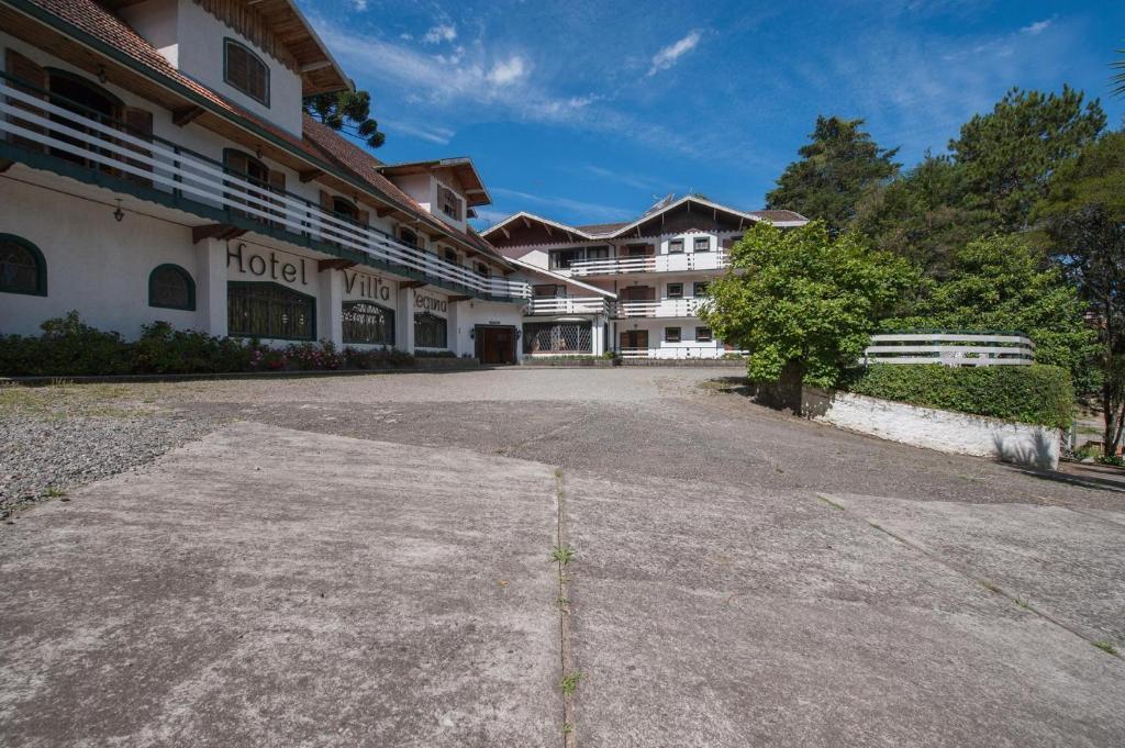 Regina Hotel 2*